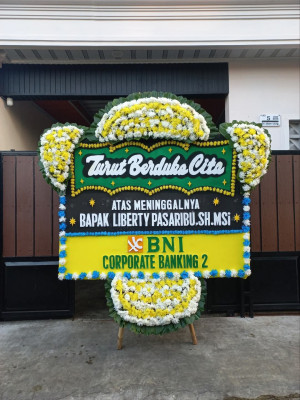 Papan Bunga Duka di Tasikmadu
