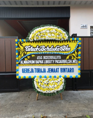 Papan Bunga Duka di Tasikmadu