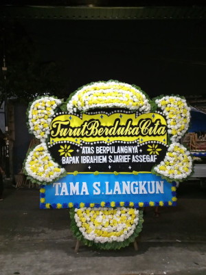 Papan Bunga Duka di Tasikmadu